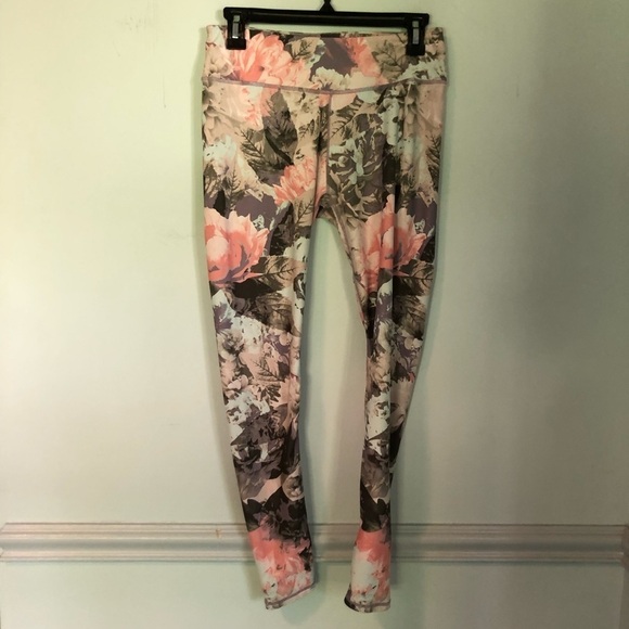 Fabletics Gray & Pink Floral Leggings Size Medium - Picture 1 of 9